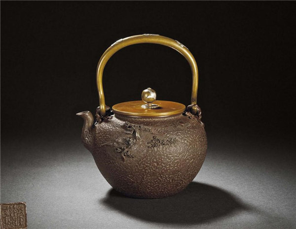 日本经典茶具：传世铁壶系列_日本茶具欣赏图