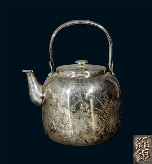 日本经典茶具：传世铁壶系列_日本茶具欣赏图