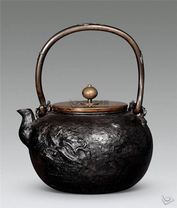日本经典茶具：传世铁壶系列_日本茶具欣赏图