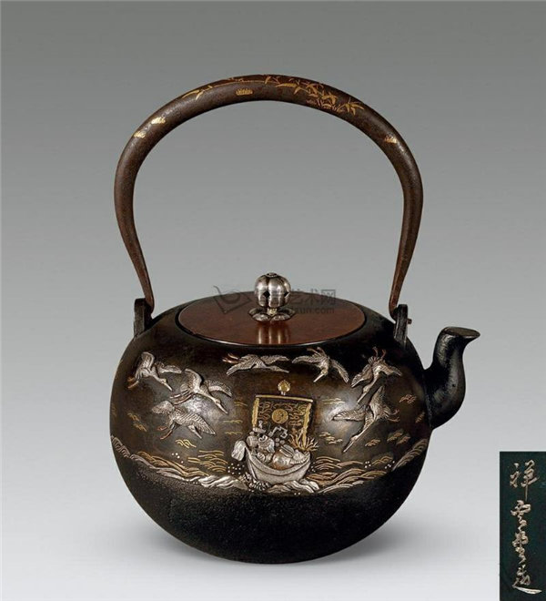 日本经典茶具：传世铁壶系列_日本茶具欣赏图