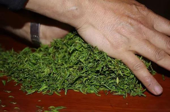金骏眉工艺的揉捻方法与技巧